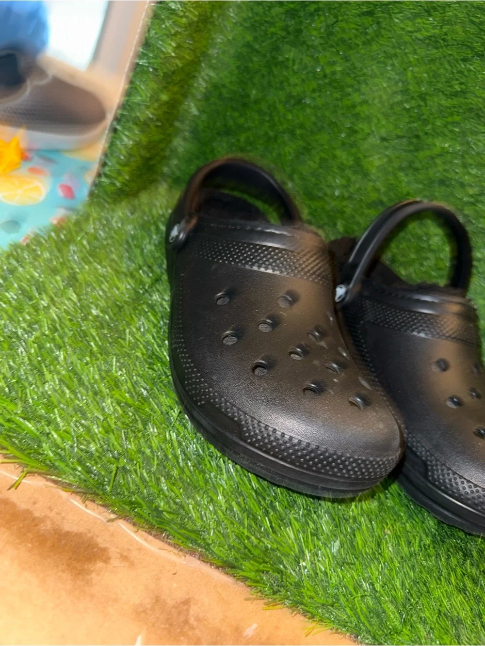 Crocs unisex Black Slip-On faux fur lined Clog Shoes m 10.  W12